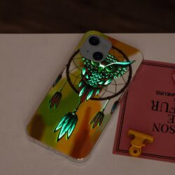 iPhone 15 Leuchtende Glow Gummi Schutzhülle Dreamcatcher
